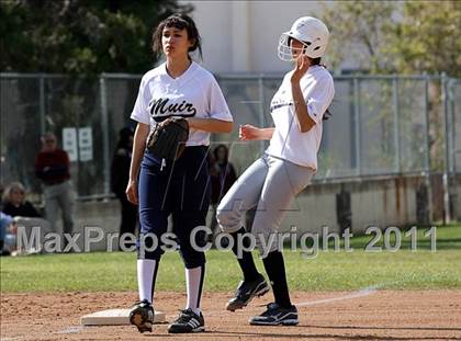 Thumbnail 3 in Muir @ Crescenta Valley photogallery.
