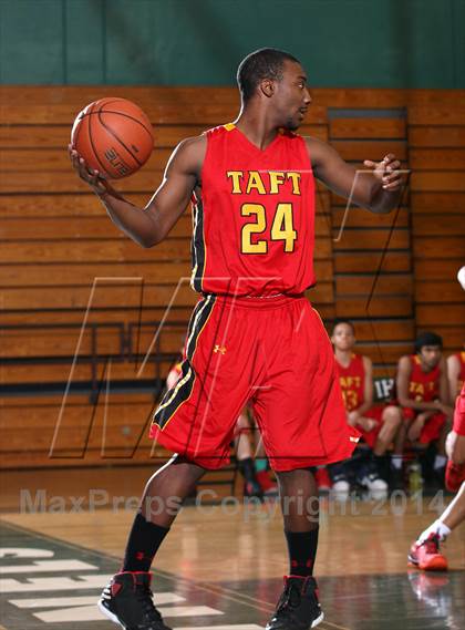 Thumbnail 2 in Price vs. Taft (Paul Pierce Classic)  photogallery.