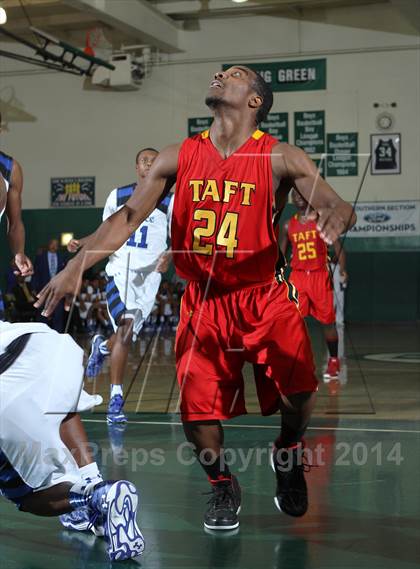 Thumbnail 1 in Price vs. Taft (Paul Pierce Classic)  photogallery.