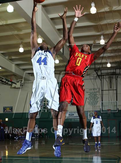 Thumbnail 1 in Price vs. Taft (Paul Pierce Classic)  photogallery.