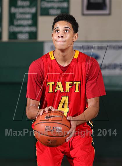 Thumbnail 1 in Price vs. Taft (Paul Pierce Classic)  photogallery.