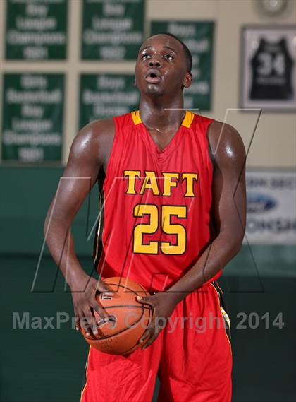 Thumbnail 2 in Price vs. Taft (Paul Pierce Classic)  photogallery.