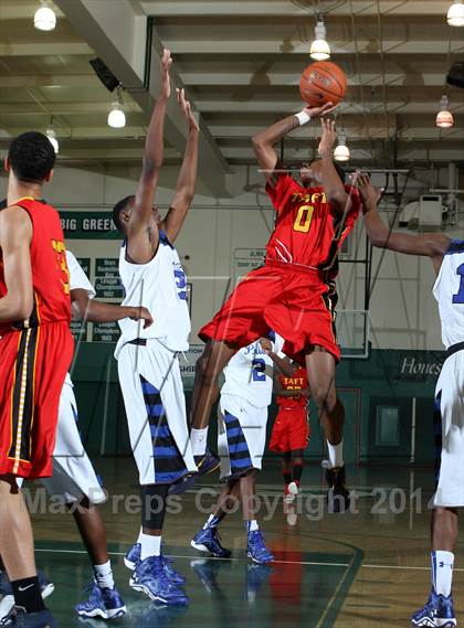Thumbnail 1 in Price vs. Taft (Paul Pierce Classic)  photogallery.