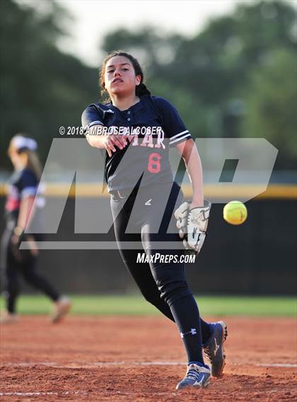 Thumbnail 1 in Lamar vs. Katy (UIL 6A Area Playoff) photogallery.