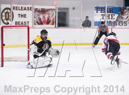 Thumbnail 3 in Chaminade vs Oakville (Challenge Cup Playoff Round 2) photogallery.