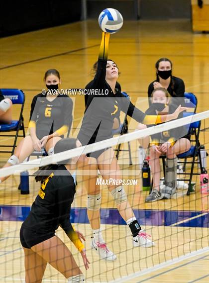 Thumbnail 3 in Mesquite vs Saguaro (AIA 4A Conference Play-In) photogallery.