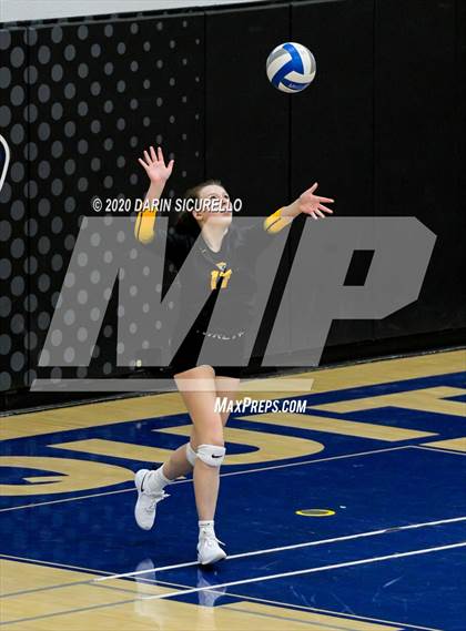 Thumbnail 2 in Mesquite vs Saguaro (AIA 4A Conference Play-In) photogallery.