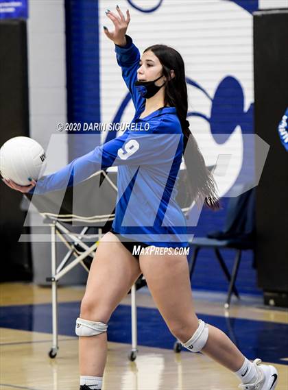 Thumbnail 1 in Mesquite vs Saguaro (AIA 4A Conference Play-In) photogallery.