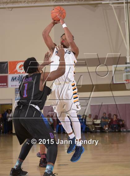 Thumbnail 3 in Dawson @ JW North (MaxPreps Holiday Classic) photogallery.