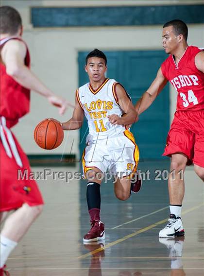 Thumbnail 3 in Bishop Diego vs. Clovis West (Santa Barbara Holiday Classic) photogallery.