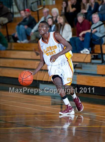 Thumbnail 3 in Bishop Diego vs. Clovis West (Santa Barbara Holiday Classic) photogallery.