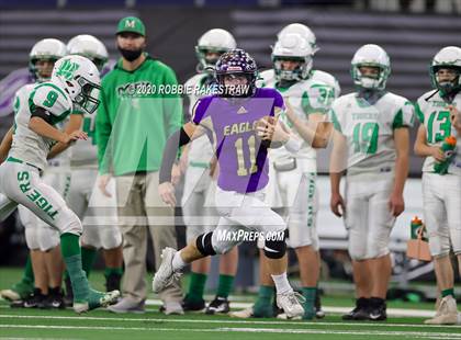 Thumbnail 1 in May vs. Sterling City (UIL 6-Man 1A Division 1 State Final) photogallery.