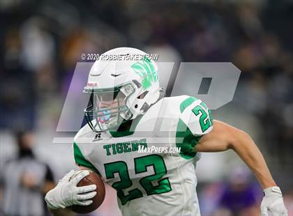 Thumbnail 3 in May vs. Sterling City (UIL 6-Man 1A Division 1 State Final) photogallery.