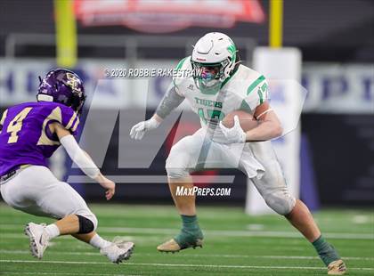 Thumbnail 3 in May vs. Sterling City (UIL 6-Man 1A Division 1 State Final) photogallery.