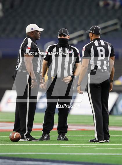 Thumbnail 2 in May vs. Sterling City (UIL 6-Man 1A Division 1 State Final) photogallery.