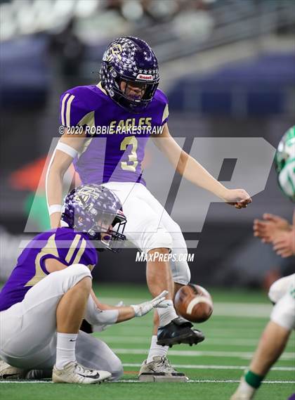 Thumbnail 2 in May vs. Sterling City (UIL 6-Man 1A Division 1 State Final) photogallery.