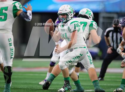 Thumbnail 2 in May vs. Sterling City (UIL 6-Man 1A Division 1 State Final) photogallery.