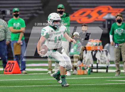 Thumbnail 2 in May vs. Sterling City (UIL 6-Man 1A Division 1 State Final) photogallery.
