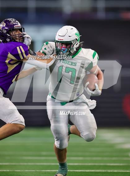 Thumbnail 1 in May vs. Sterling City (UIL 6-Man 1A Division 1 State Final) photogallery.