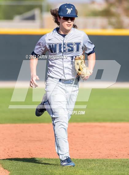 Thumbnail 2 in Moorpark vs West Albany  (Coach Bob Invitational) photogallery.