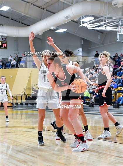 Thumbnail 3 in Bigelow vs. Eureka Springs (AAA 2A State Playoff First Round) photogallery.