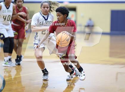 Thumbnail 3 in Douglas Byrd vs. E.E. Smith photogallery.