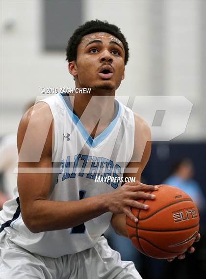 Thumbnail 1 in Franklin vs. Algonquin Regional (MIAA D1 Regional First Round) photogallery.