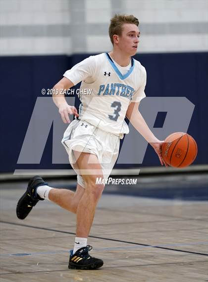 Thumbnail 1 in Franklin vs. Algonquin Regional (MIAA D1 Regional First Round) photogallery.