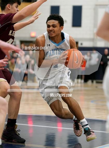 Thumbnail 1 in Franklin vs. Algonquin Regional (MIAA D1 Regional First Round) photogallery.