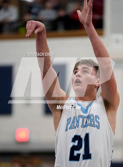 Thumbnail 3 in Franklin vs. Algonquin Regional (MIAA D1 Regional First Round) photogallery.