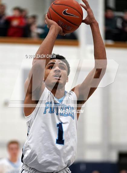 Thumbnail 3 in Franklin vs. Algonquin Regional (MIAA D1 Regional First Round) photogallery.