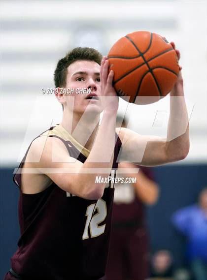 Thumbnail 2 in Franklin vs. Algonquin Regional (MIAA D1 Regional First Round) photogallery.