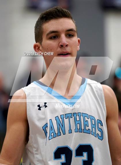 Thumbnail 2 in Franklin vs. Algonquin Regional (MIAA D1 Regional First Round) photogallery.