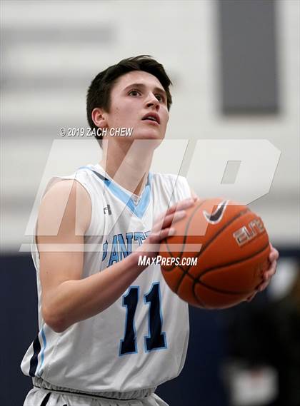 Thumbnail 1 in Franklin vs. Algonquin Regional (MIAA D1 Regional First Round) photogallery.