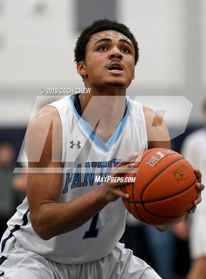 Thumbnail 3 in Franklin vs. Algonquin Regional (MIAA D1 Regional First Round) photogallery.