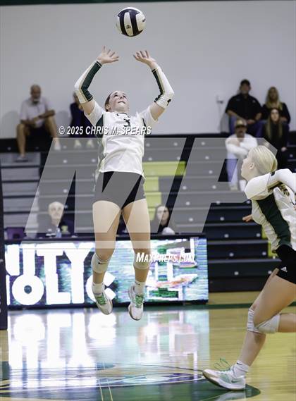 Thumbnail 2 in The First Academy vs. Trinity Catholic photogallery.