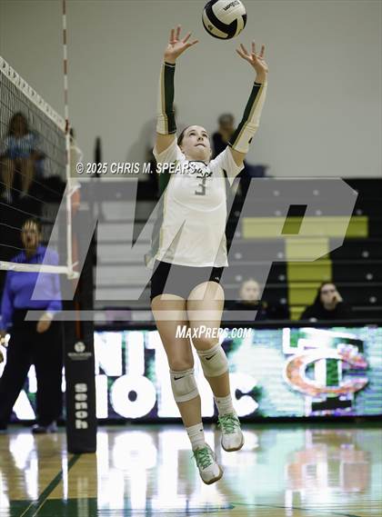 Thumbnail 3 in The First Academy vs. Trinity Catholic photogallery.