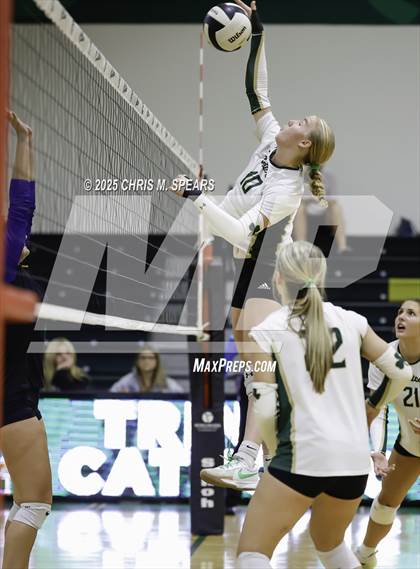 Thumbnail 1 in The First Academy vs. Trinity Catholic photogallery.