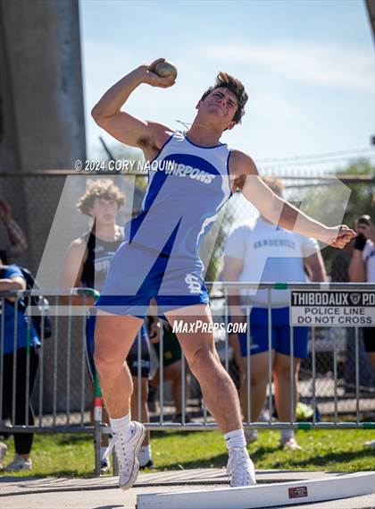 Thumbnail 1 in Tiger Relays photogallery.