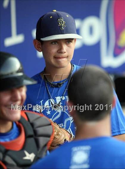 Thumbnail 1 in Austin Area Senior All-Star Game photogallery.