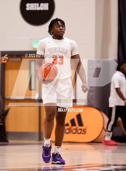 Thumbnail 1 in Wasatch Academy vs. Greenforest (Holiday Hoopsgiving) photogallery.