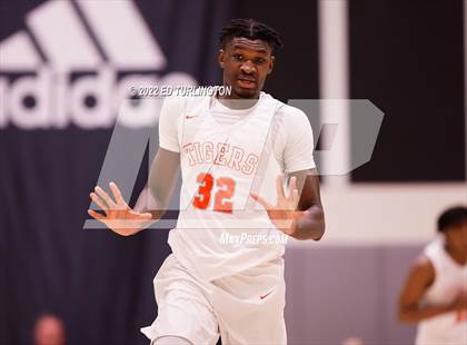 Thumbnail 2 in Wasatch Academy vs. Greenforest (Holiday Hoopsgiving) photogallery.