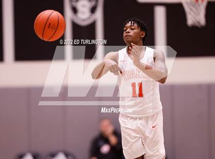 Thumbnail 2 in Wasatch Academy vs. Greenforest (Holiday Hoopsgiving) photogallery.