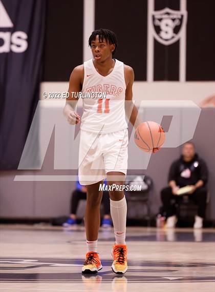 Thumbnail 2 in Wasatch Academy vs. Greenforest (Holiday Hoopsgiving) photogallery.