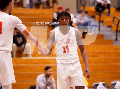 Thumbnail 3 in Wasatch Academy vs. Greenforest (Holiday Hoopsgiving) photogallery.