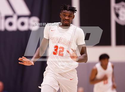 Thumbnail 1 in Wasatch Academy vs. Greenforest (Holiday Hoopsgiving) photogallery.