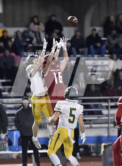 Thumbnail 3 in Richland @ Kennedy Catholic [WIAA 4A State Playoff Round 1] photogallery.