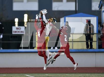 Thumbnail 2 in Richland @ Kennedy Catholic [WIAA 4A State Playoff Round 1] photogallery.