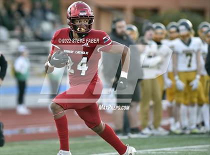 Thumbnail 2 in Richland @ Kennedy Catholic [WIAA 4A State Playoff Round 1] photogallery.