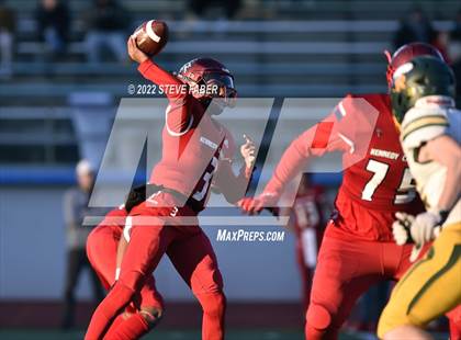 Thumbnail 3 in Richland @ Kennedy Catholic [WIAA 4A State Playoff Round 1] photogallery.
